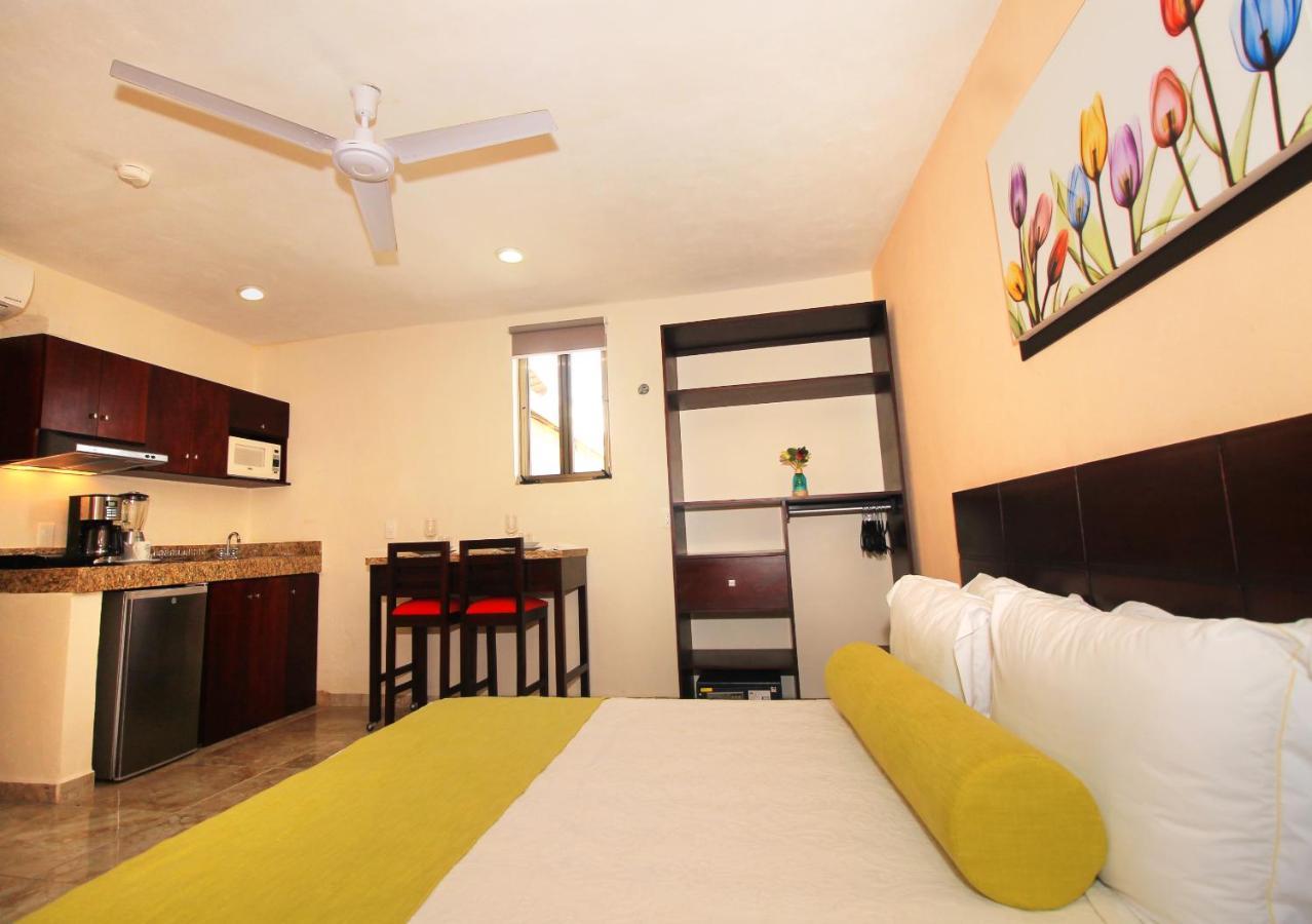 Papagayo Hotel Boutique Playa del Carmen Buitenkant foto A typical studio at the hotel