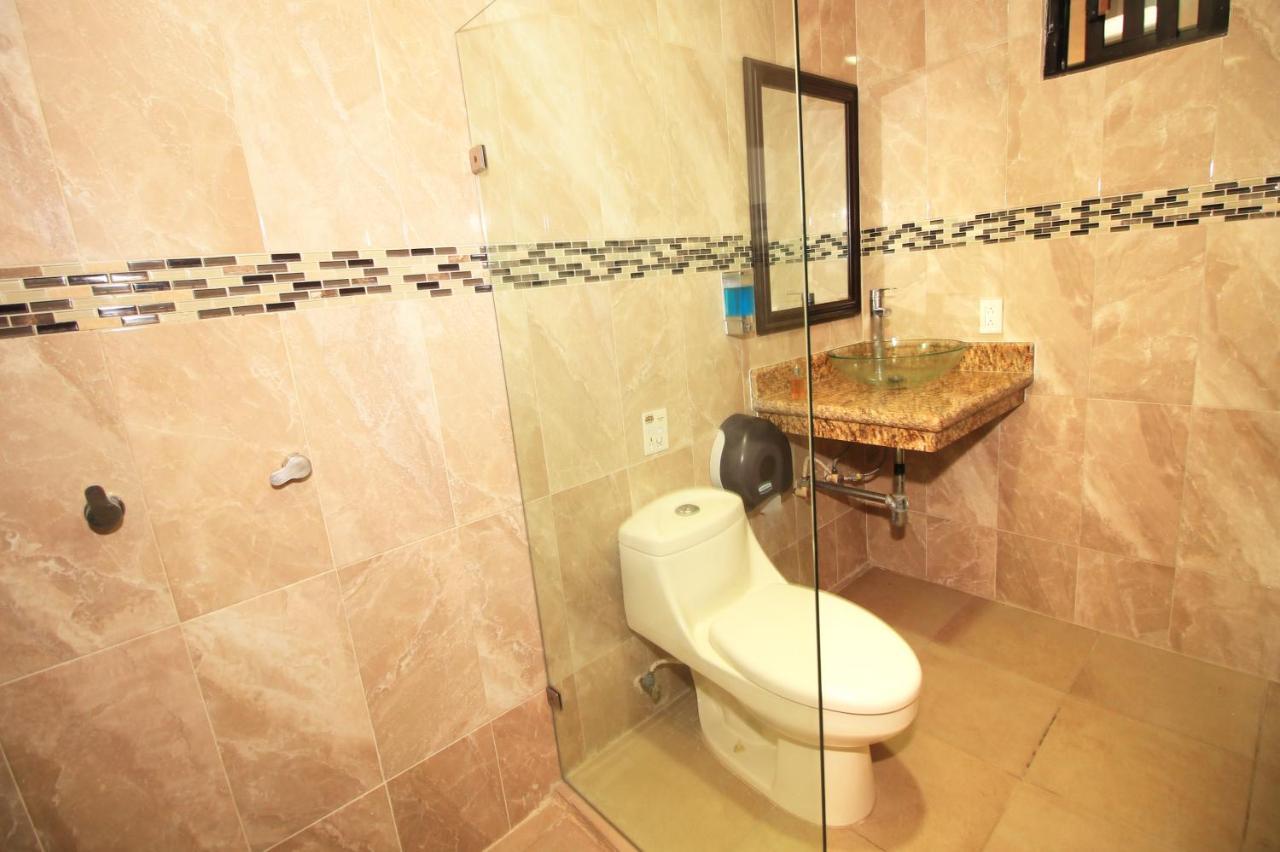 Papagayo Hotel Boutique Playa del Carmen Buitenkant foto Bathroom